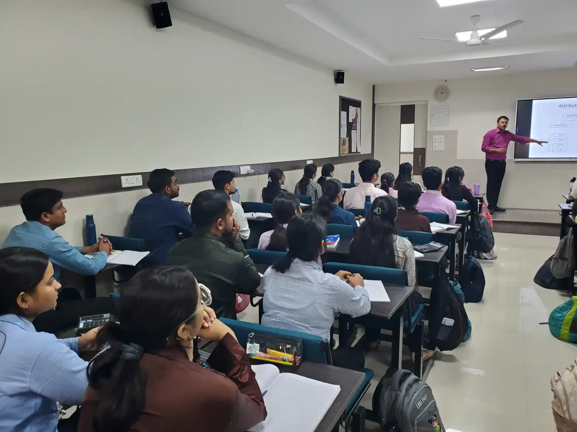 Thakur Global Business School Mumbai Class Room photo 1